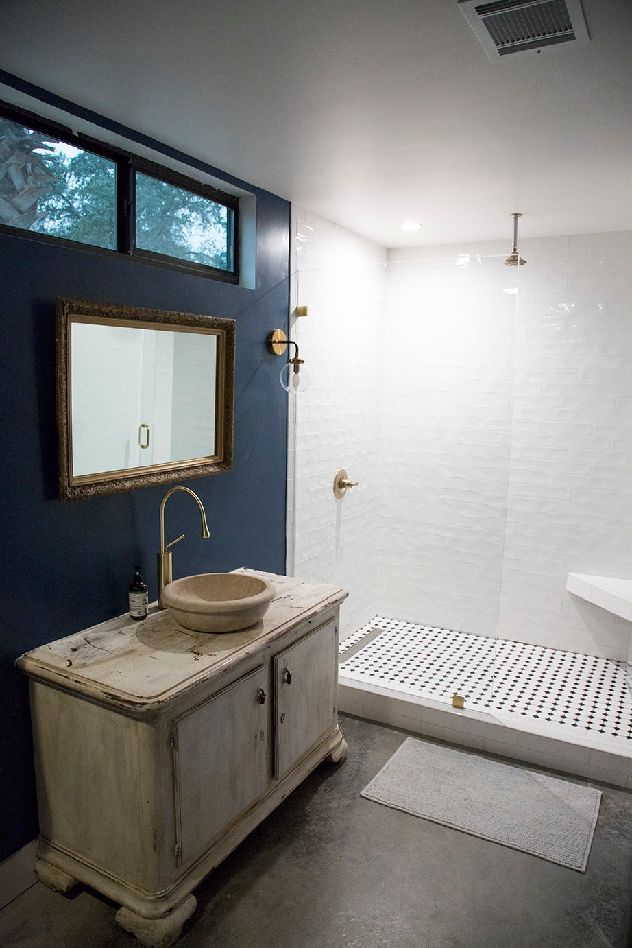 Luxurious suite in town with relaxing country vibe