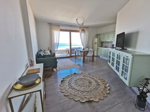 Sundinia Home, sea view.