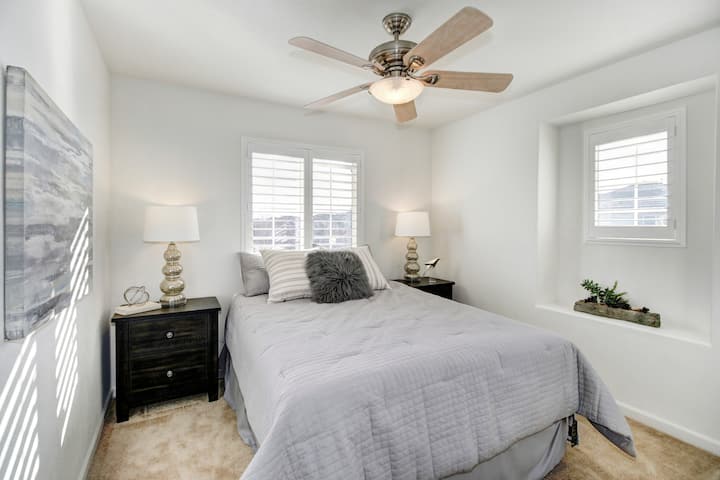 Malkia ukubwa kitanda ghorofa ya 2