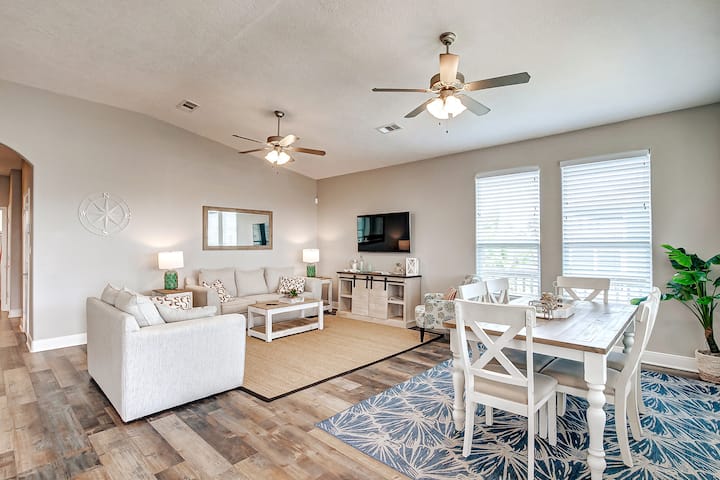 Hot Tub Fire Pit |Elevator| Summer Savings Pets Ok - Crystal Beach, TX