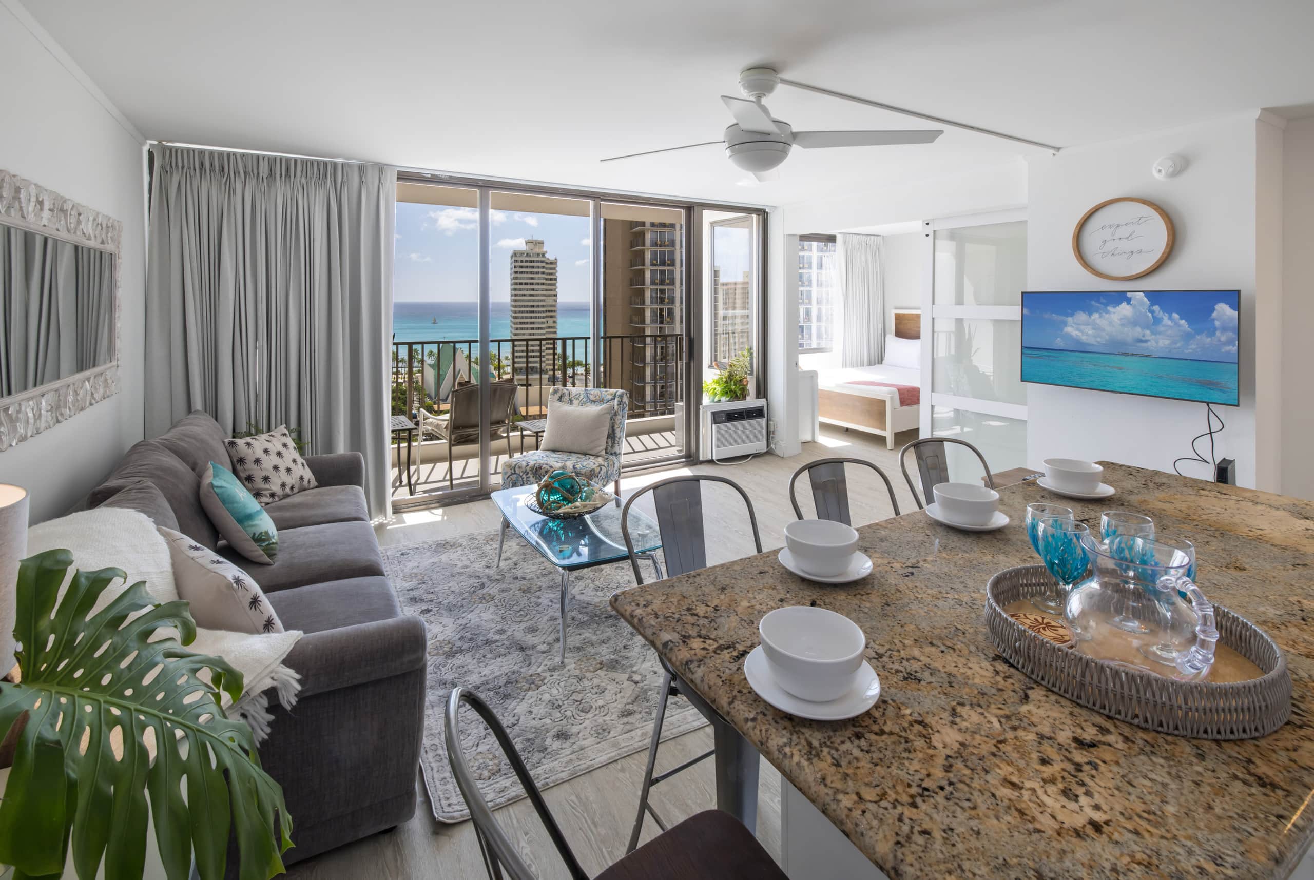 Condo in Honolulu · ★4.78 · 1 bedroom · 3 beds · 1 private bath - Image 2