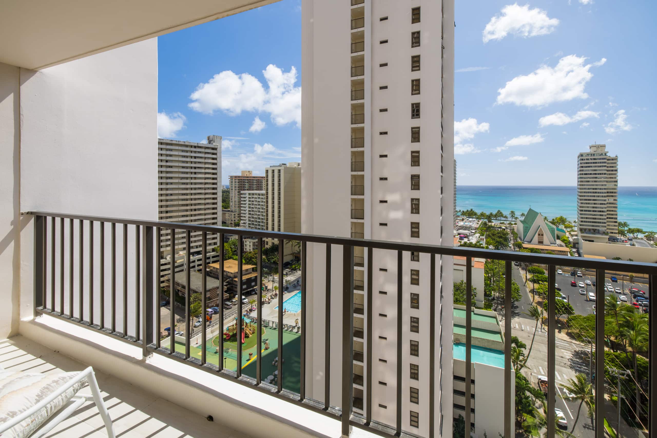 Condo in Honolulu · ★4.78 · 1 bedroom · 3 beds · 1 private bath - Image 11
