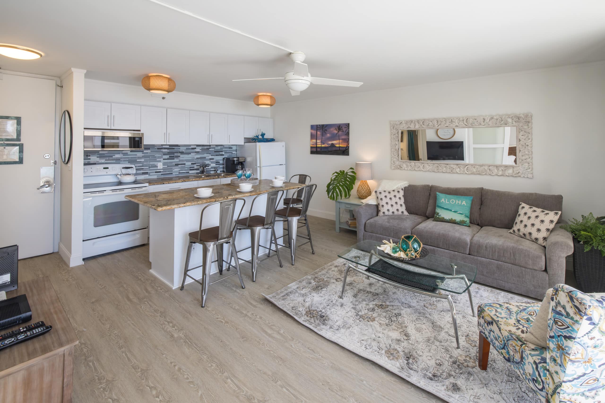 Condo in Honolulu · ★4.78 · 1 bedroom · 3 beds · 1 private bath - Image 17