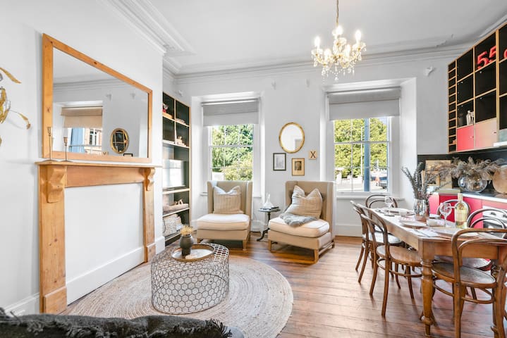 55 DAVEY Townhouse 1 Salamanca on your doorstep