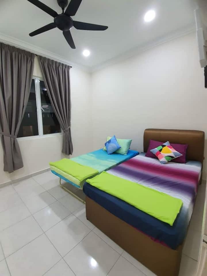 ห้องนอน 2 (Bedroom 2)