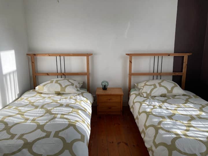 غرفة النوم 2