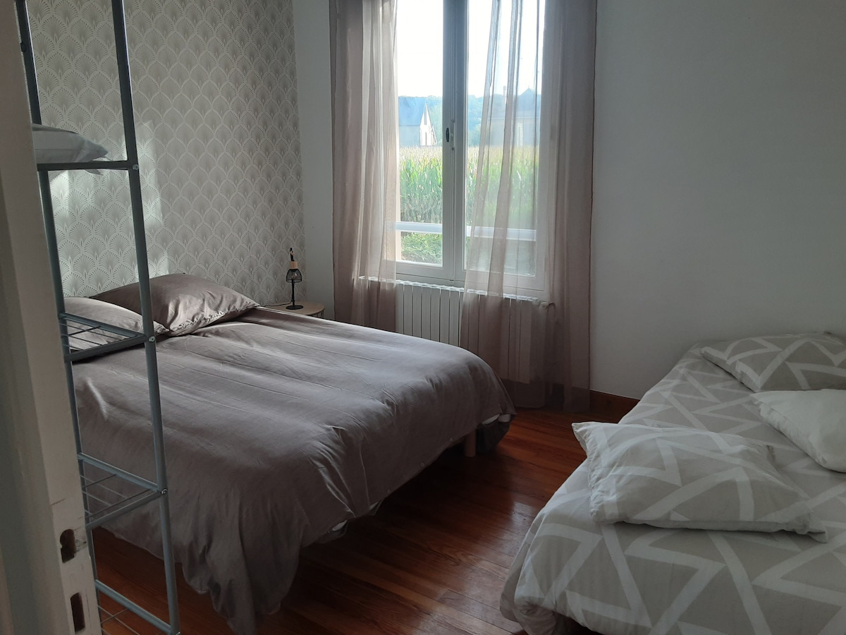 Chambre 1 
Lit en 140+ en 90