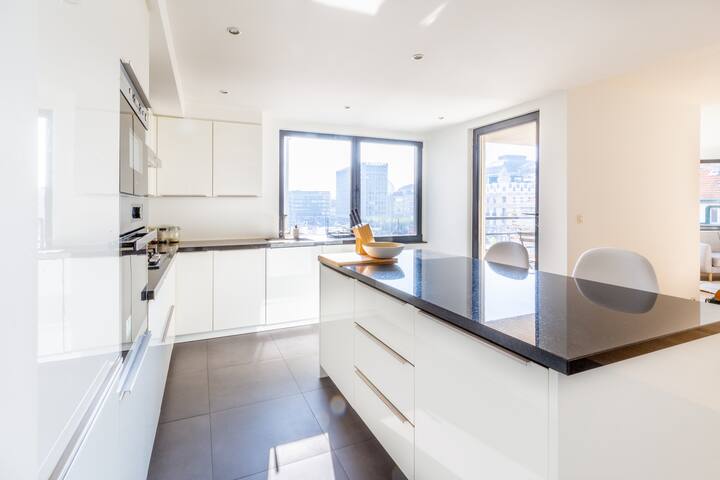 The spacious zen loft – great view – unique space gallery image 5