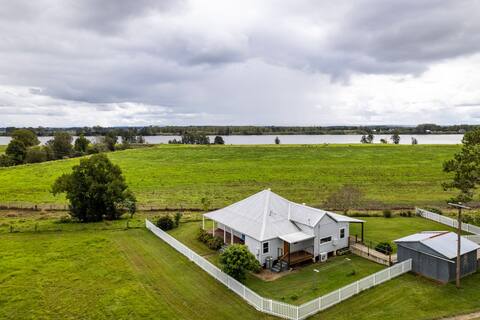 Swan Creek Cottages - Lucerne Up