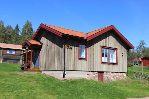Newly renovated well-equipped cottage with fantastic views.