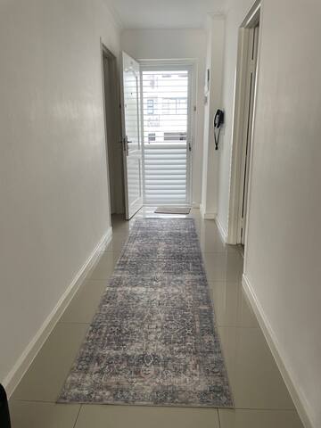 Modern Big Bay Apartment near Beach & Restaurants gallery image 4