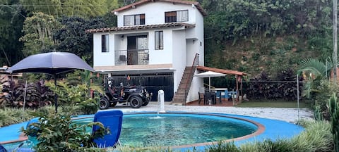 Top Airbnb: Beautiful family cabin in Cocorná