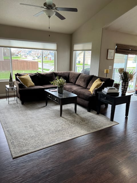 6 Bedroom Home- great for large families