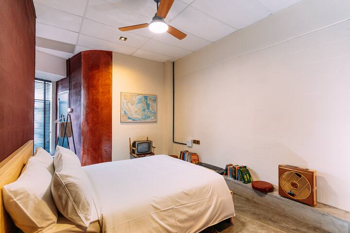 Walk-Up To SIAR managed Airbnb listing 2
