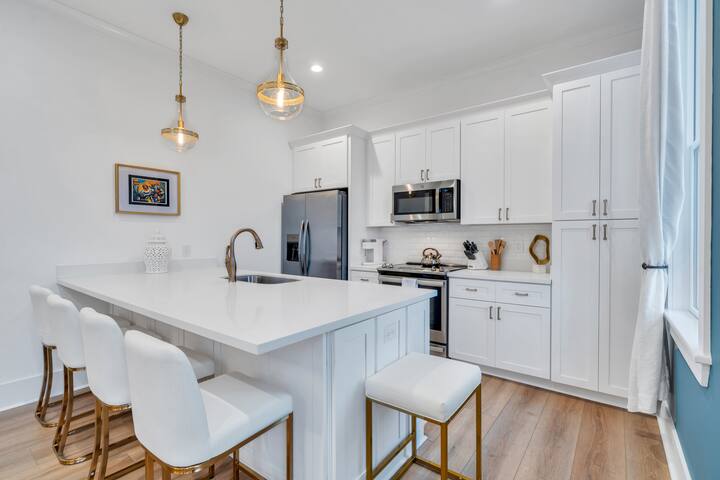 Beautiful home in The Historic Marigny Triangle gallery image 3