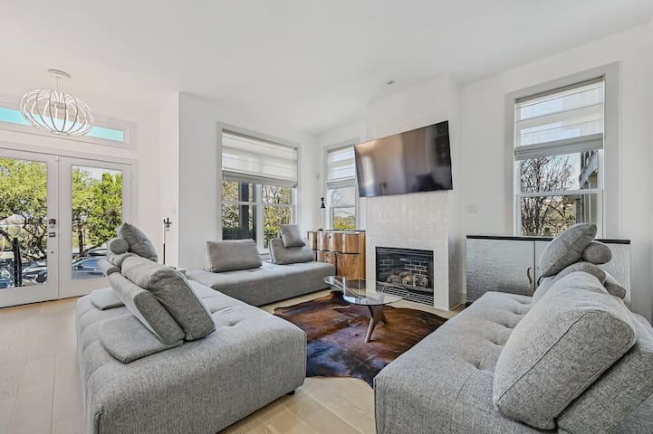 Downtown Austin – Across from Lady Bird Lake