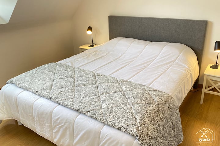 חדר שינה 1 (מיטת קווין סייז אחת ב -160)