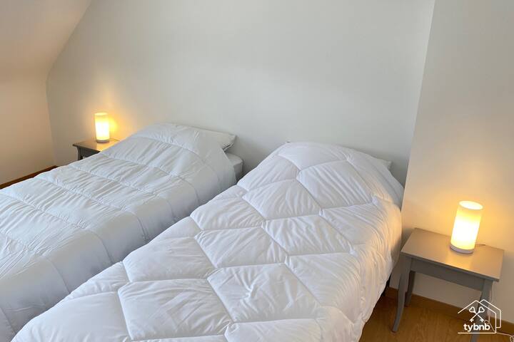 חדר שינה 2 (2 מיטות יחיד)