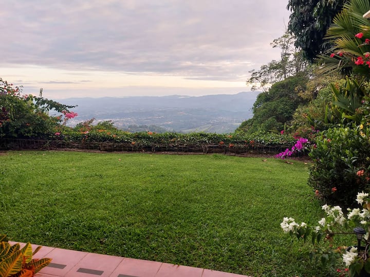 Beautiful Casa De Corazon Looking Over San Isidro - Costa Rica