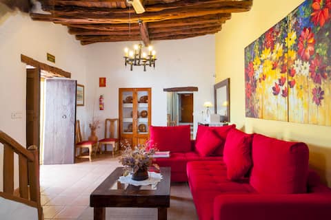 Popular Airbnb listing: Cana Marina Family Friendly Rural House with Pool in Santa Eulària Des Riu