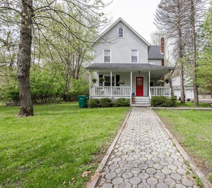 Creekside Serenity with TWO acres & Geese! Houses for Rent in Barrett