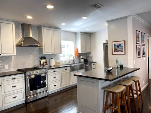 4 Bd/Sleep 9/DTLA/Universal/DisneyLand/RoseBowl