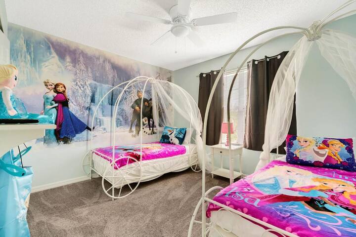Frozen themed room with 2 twin sized beds