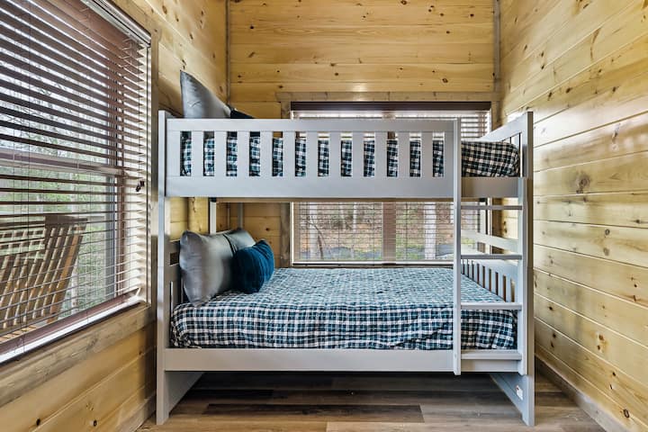 Საძინებელი №5 (სრული ზომის ბუნკერები, პლუს სრული ზომის თასმა - არ არის ნაჩვენები)