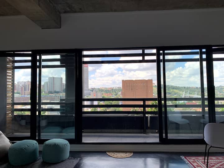 Modern Top-floor Penthouse | Exquisite City Views - South Africa