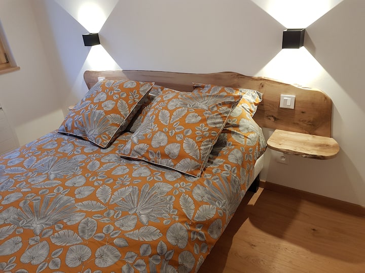 Chambre 2: 1 lit de 140X190