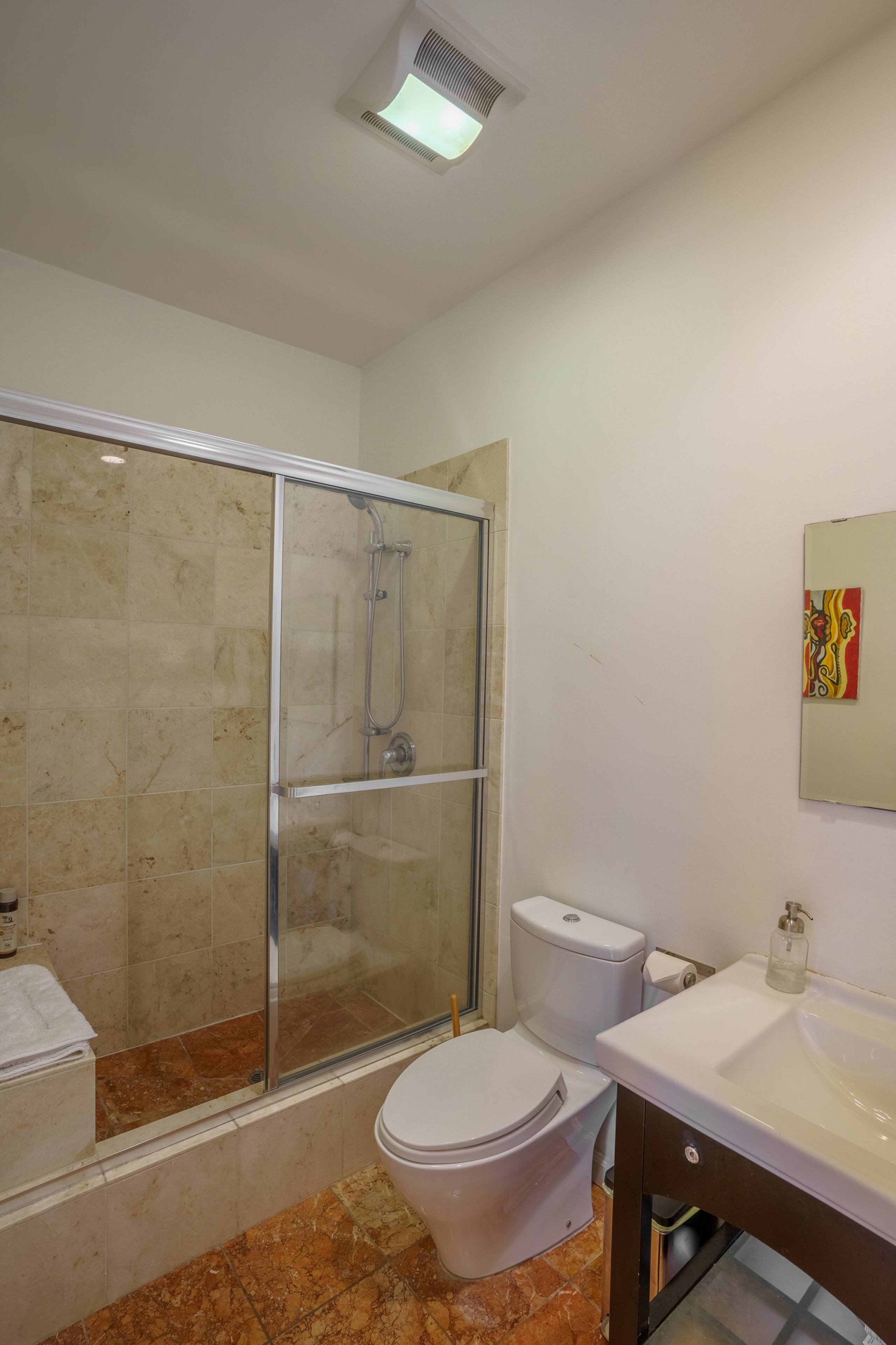 Lush 1-bedroom suite with free garage parking - Image 22