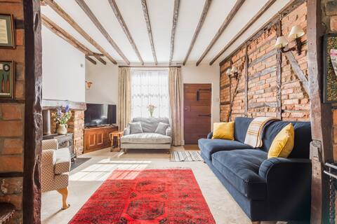 Sarah’s Cottage Taunton Town Centre