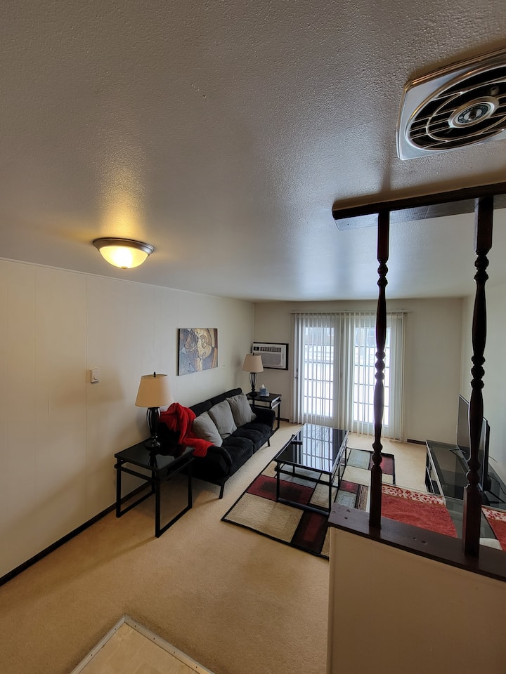 Clean, Safe, And Convenient 1 Bd (R1) - Appleton, WI