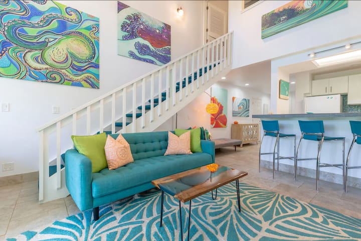 Turtle Bay 2BR + Loft (Renovated Townhouse) gallery image 3