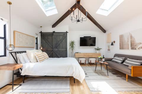 Chic Cottage in Cool Culver City