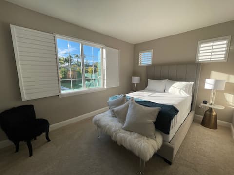 LUXURY RESORT STYLE SUITE WITH POOL& MOUNTAIN VIEW