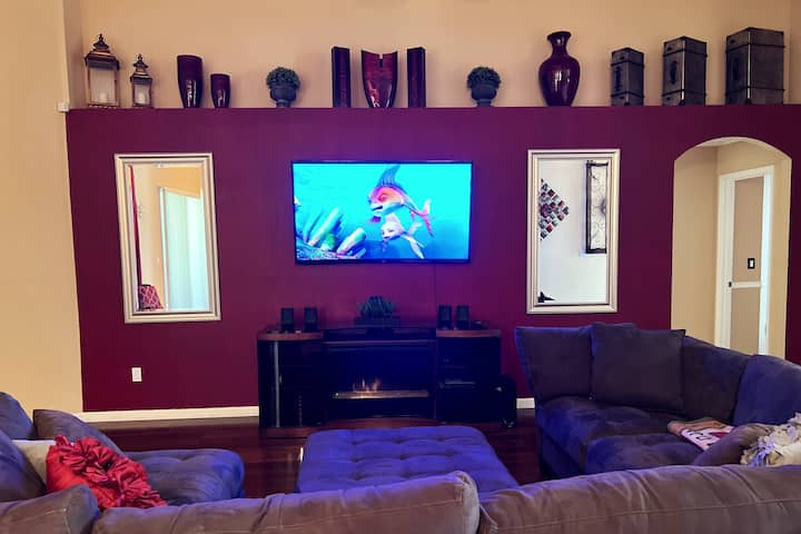 Relax Or Entertain At The Beautiful Wild Azalea - Jacksonville, FL