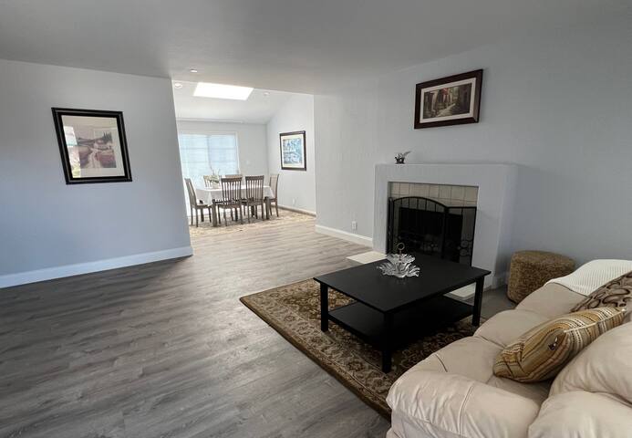 Luxury 3BD/2BA House | Max 4 Adults gallery image 3