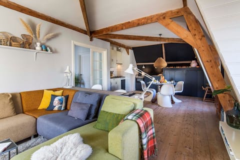 Top Airbnb: Spacious appartment on first floor in Zandvoort Zuid