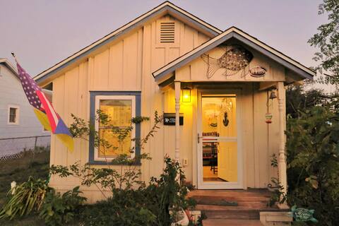 Vintage Cass Cottage refurbished for coastal fun