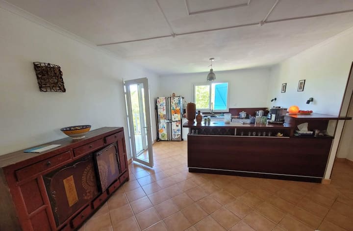 Villa Climatisée Poé Avec Piscine Proximité Plage - Nueva Caledonia