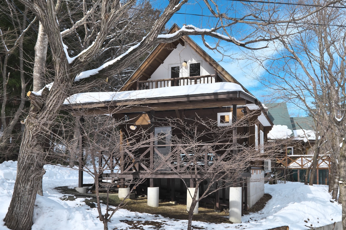 ミニマルな森の一軒家 最大5名 T-Lodge Aone3 Piccolo - 借りられる