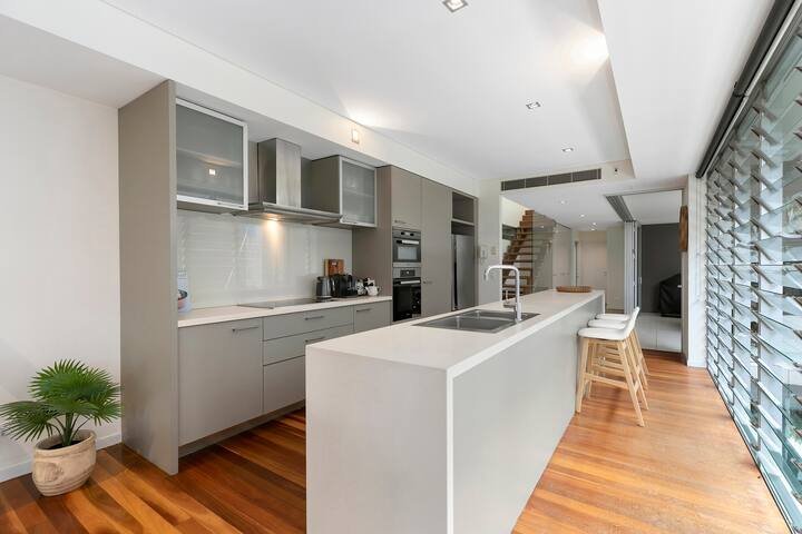 Sanctuary @ Sunshine Beach: Tranquil Private Pool gallery image 2