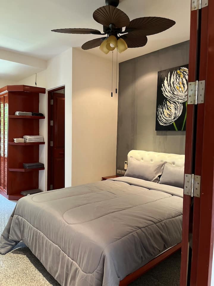 Apartmán pre hostí s vlastnou klimatizáciou a kúpeľňou