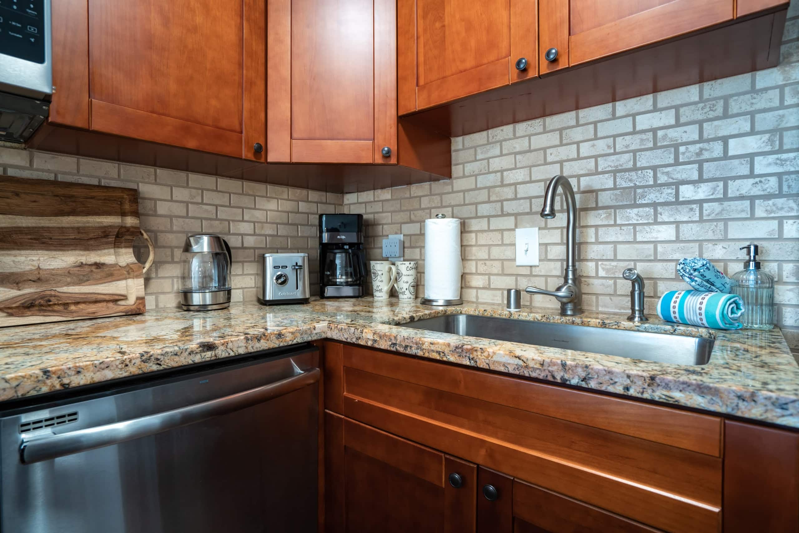 Condo in Kihei · ★4.88 · 1 bedroom · 2 beds · 1 private bath - Image 11