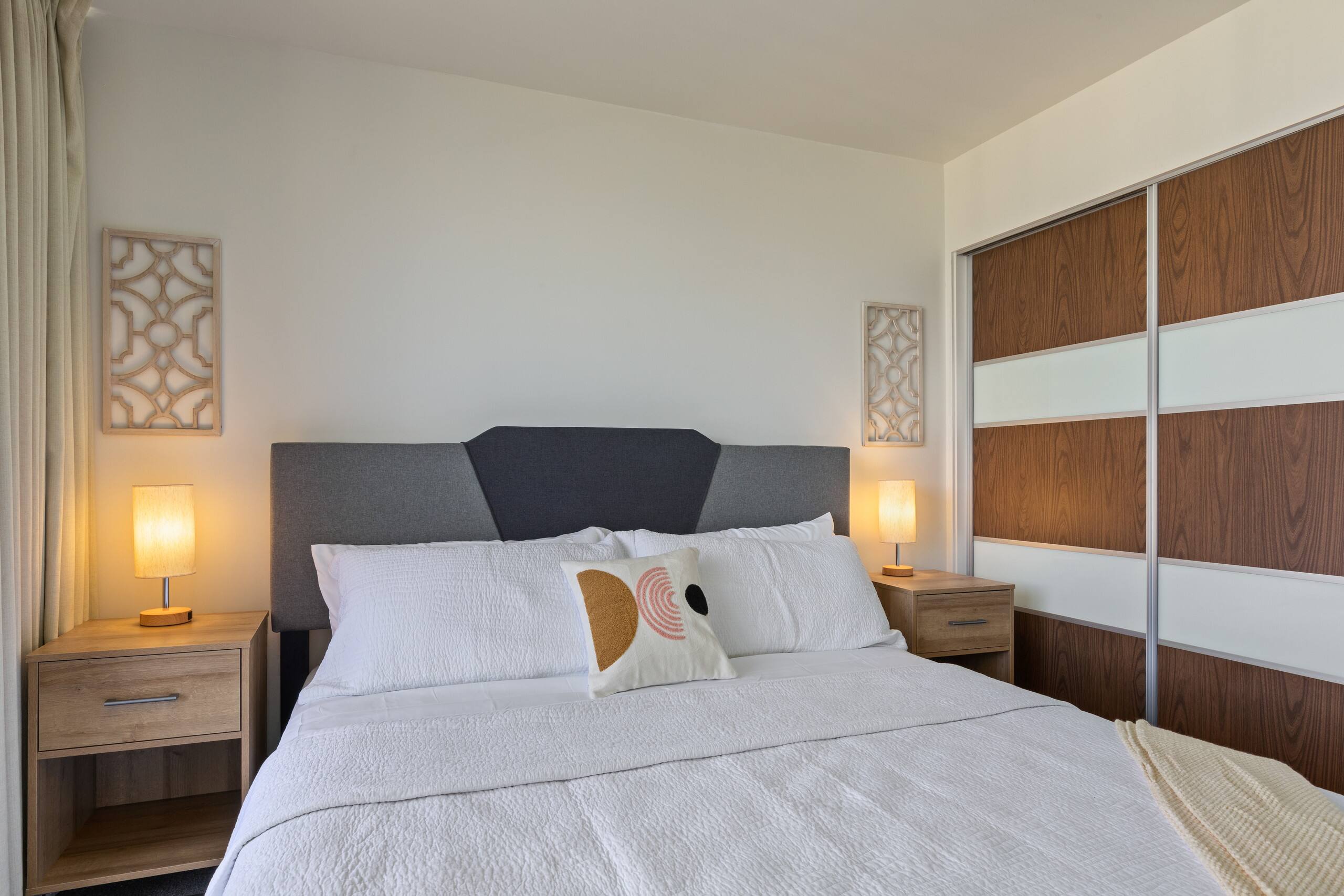 Condo in Honolulu · ★4.87 · 1 bedroom · 2 beds · 1 private bath - Image 14