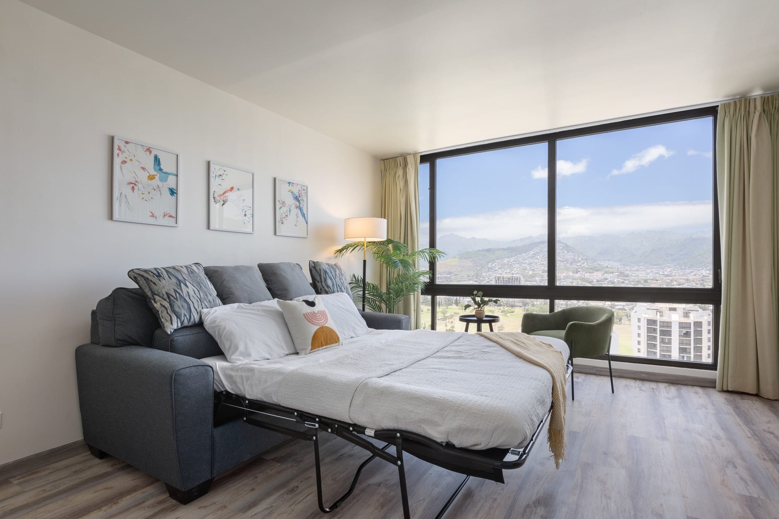 Condo in Honolulu · ★4.87 · 1 bedroom · 2 beds · 1 private bath - Image 9