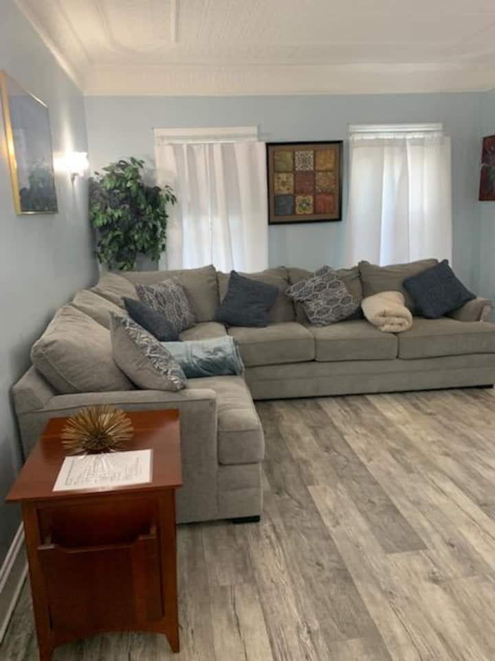 Clean/ Beautiful 4 Bedroom, 2 Bath, Huge Kitchen. - Rochester, NY