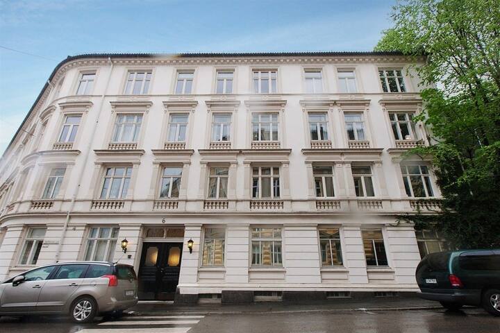 Artsy flat with chandeliers and fireplace gallery image 5