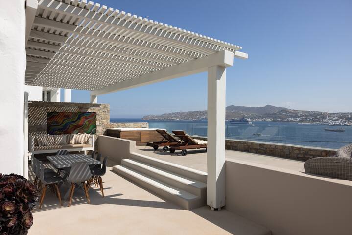 Home with Private Jacuzzi & Shared Swimming Pool gallery image 3